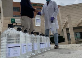 Dcoop dona alimentos y material sanitario por valor de 100.000 euros