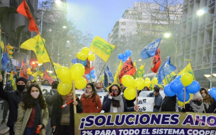 Una multitud acompañó el reclamo de «No a los Recortes en Vivienda»