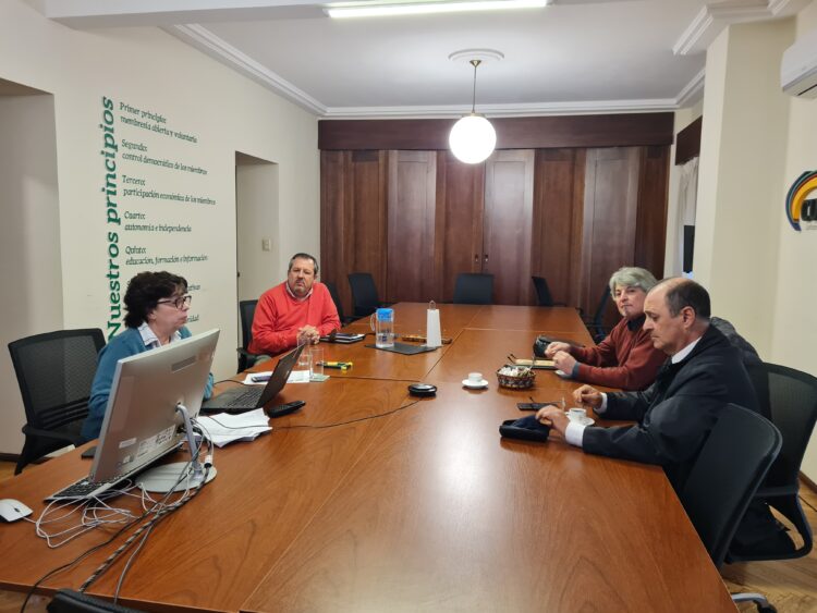 Intercambio entre el ejecutivo de Cudecoop y sus socias por el Cooperativismo Nacional