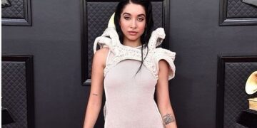 María Becerra lució un vestido diseñado por una cooperativa chaqueña en los Grammy 2022