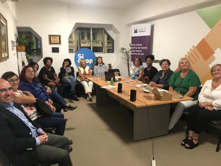 Emprendimientos autogestionados de mujeres expusieron en una nueva Tertulia Cooperativa