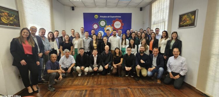 Visita de la delegación de SICREDI a CONFIAR