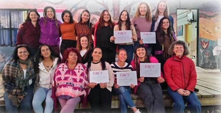 Cooperativa de mujeres en formación con FUCC