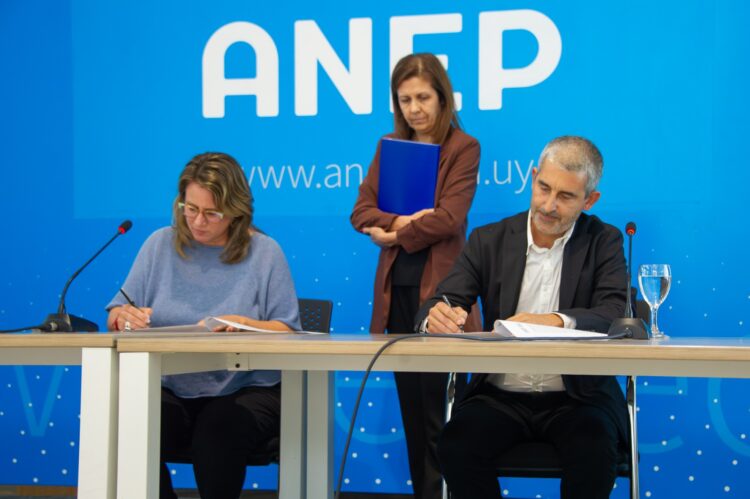 ANEP incluyó taller de cooperativismo entre optativas de Educación Media Superior